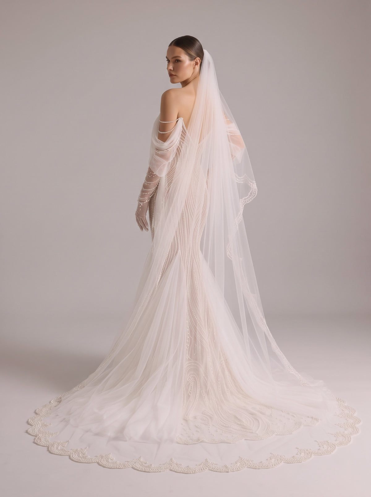 Fiores Daphne mermaid wedding dress, back view with veil